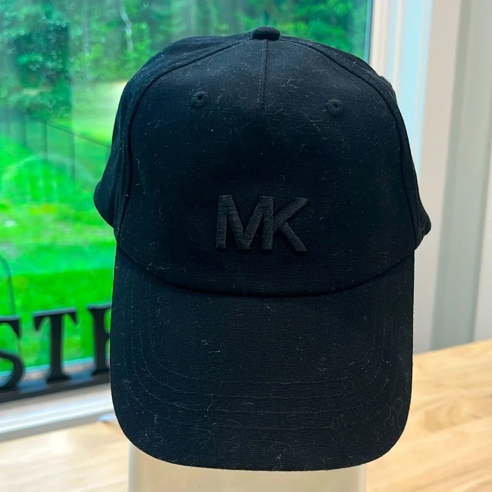 Michael Kors Ball Cap Ad-justable - Picture 1 of 6